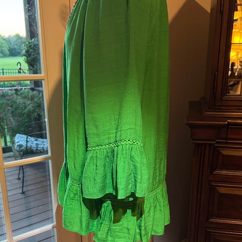 Kelly Green Women's Top with Sleeve & Hem Ruffle - 1X / XL - So Vibrant! - Picture 5 of 11